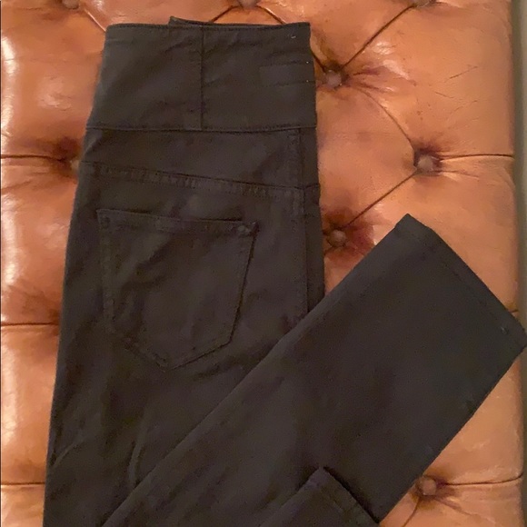 Joie Laurelle High Rise Jeans - Picture 4 of 4